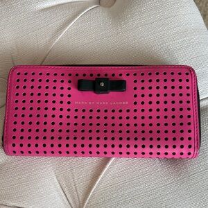 MARC by MARC JACOBS pink leather wallet